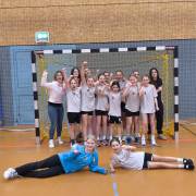 Mädels starten erfolgreich in die erste Runde bei Jugend trainiert für Olympia Handball